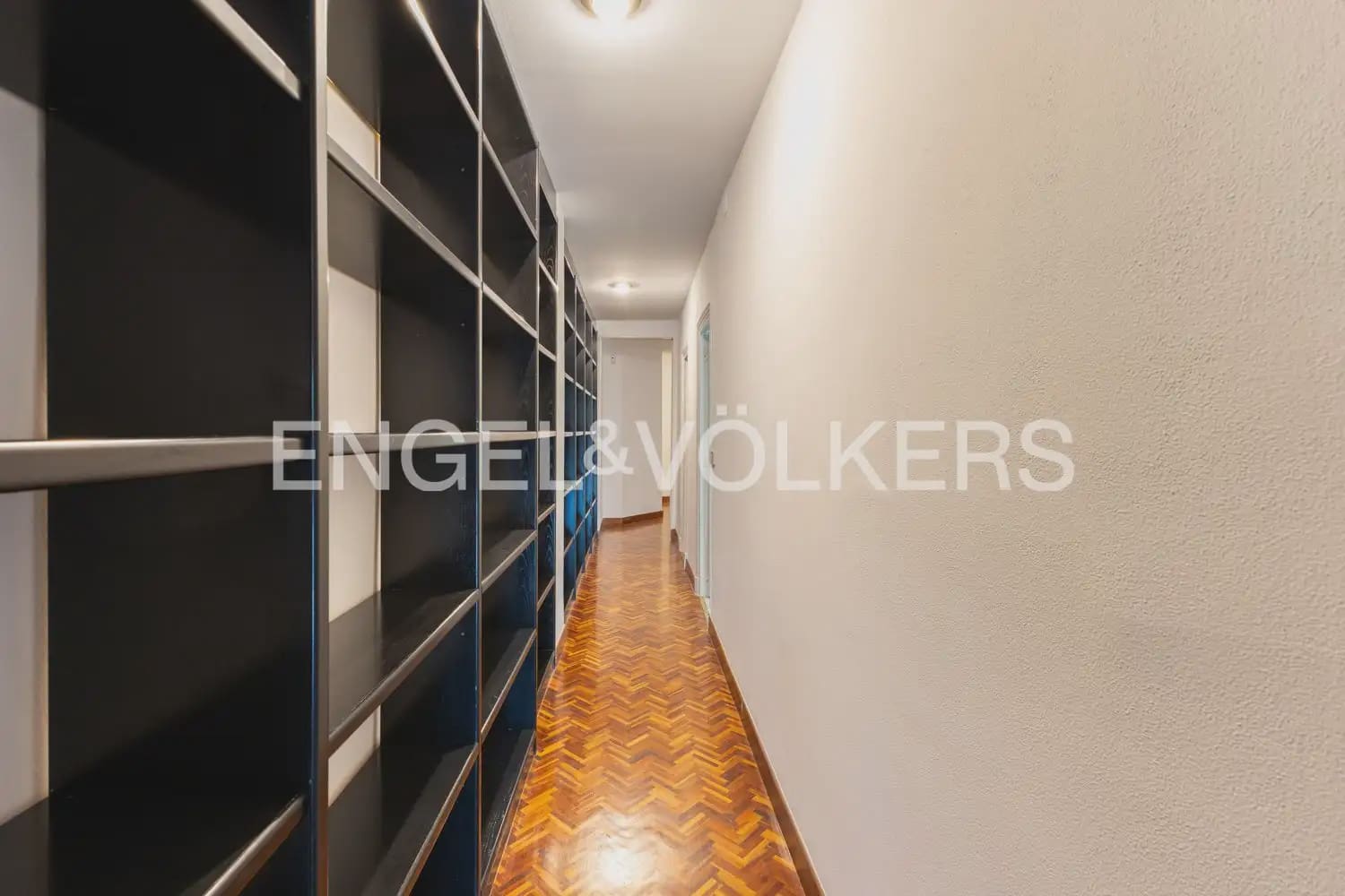 4 Zimmer Wohnung zu vermieten in Valencia Stadt mit Garage - 2.500 € (Ref: 9897509)