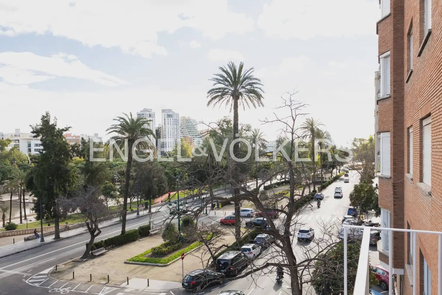 4 Zimmer Wohnung zu vermieten in Valencia Stadt mit Garage - 2.500 € (Ref: 9897509)