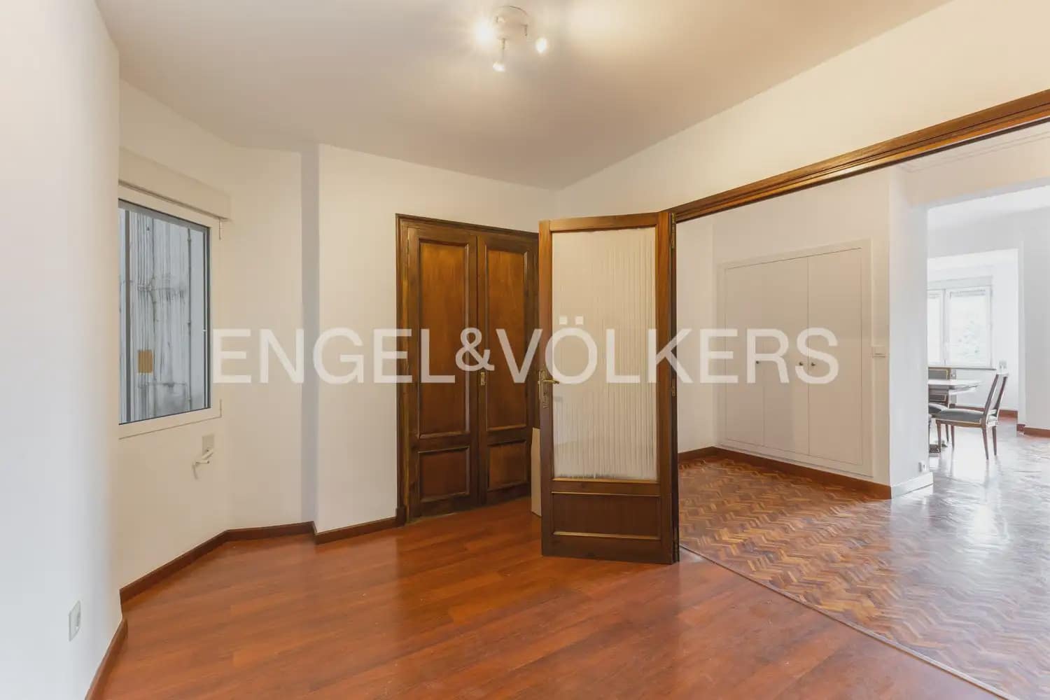4 Zimmer Wohnung zu vermieten in Valencia Stadt mit Garage - 2.500 € (Ref: 9897509)