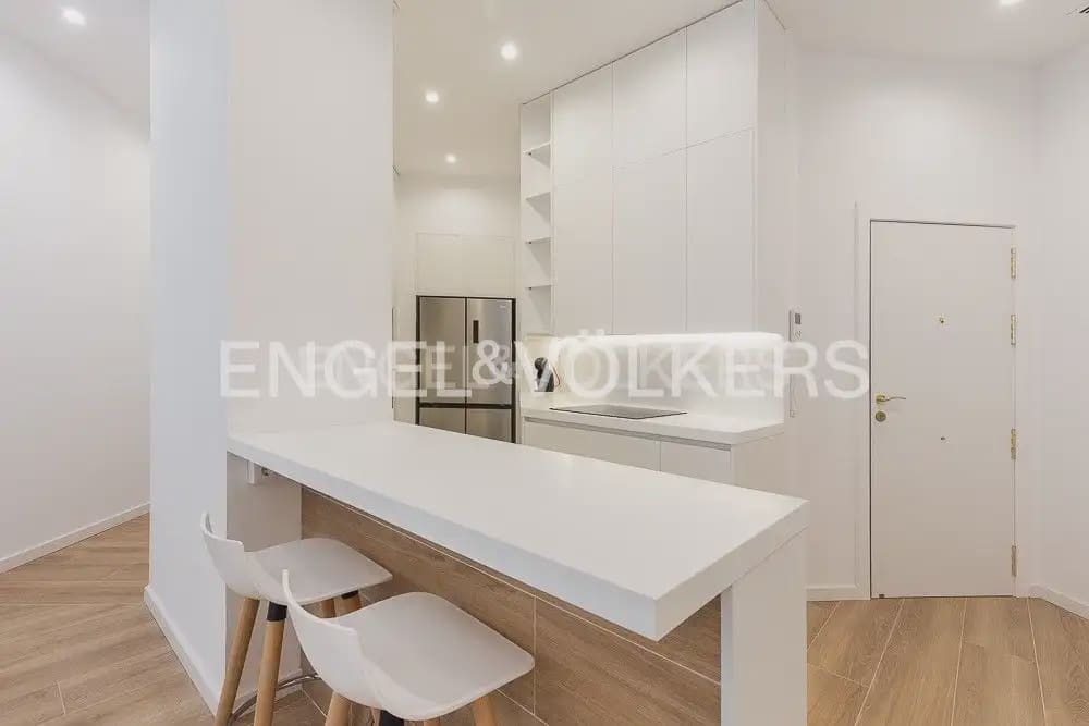 3 Zimmer Wohnung zu vermieten in Valencia Stadt - 3.900 € (Ref: 9897510)