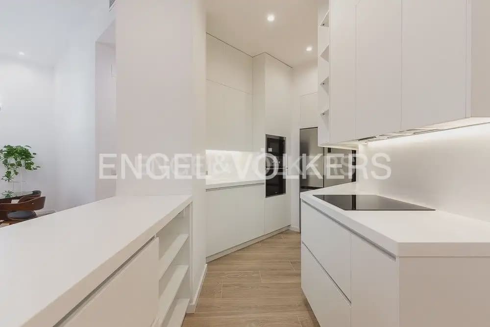 3 Zimmer Wohnung zu vermieten in Valencia Stadt - 3.900 € (Ref: 9897510)