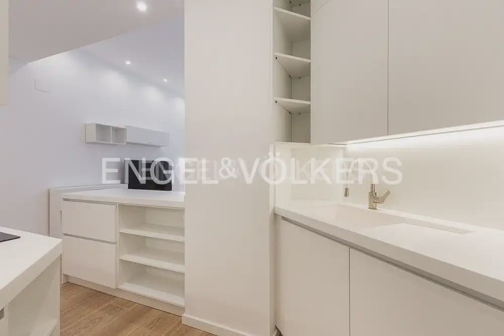 3 Zimmer Wohnung zu vermieten in Valencia Stadt - 3.900 € (Ref: 9897510)