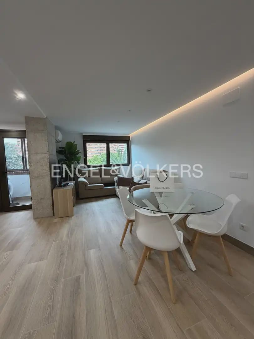 4 makuuhuone Asunto vuokrattavana paikassa Valencia kaupunki - 2 400 € (Ref: 9897513)