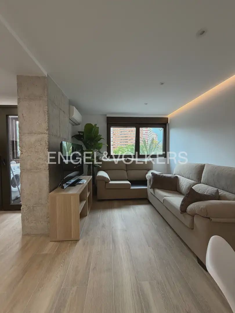 4 makuuhuone Asunto vuokrattavana paikassa Valencia kaupunki - 2 400 € (Ref: 9897513)
