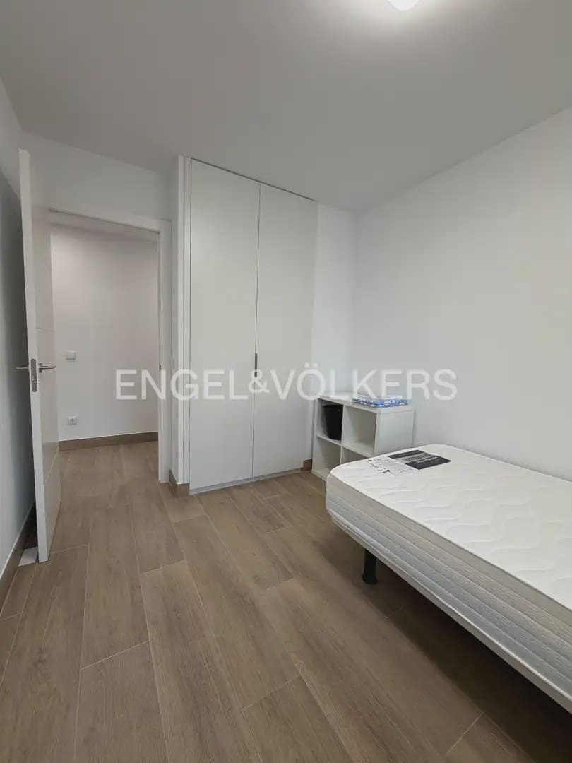 4 makuuhuone Asunto vuokrattavana paikassa Valencia kaupunki - 2 400 € (Ref: 9897513)