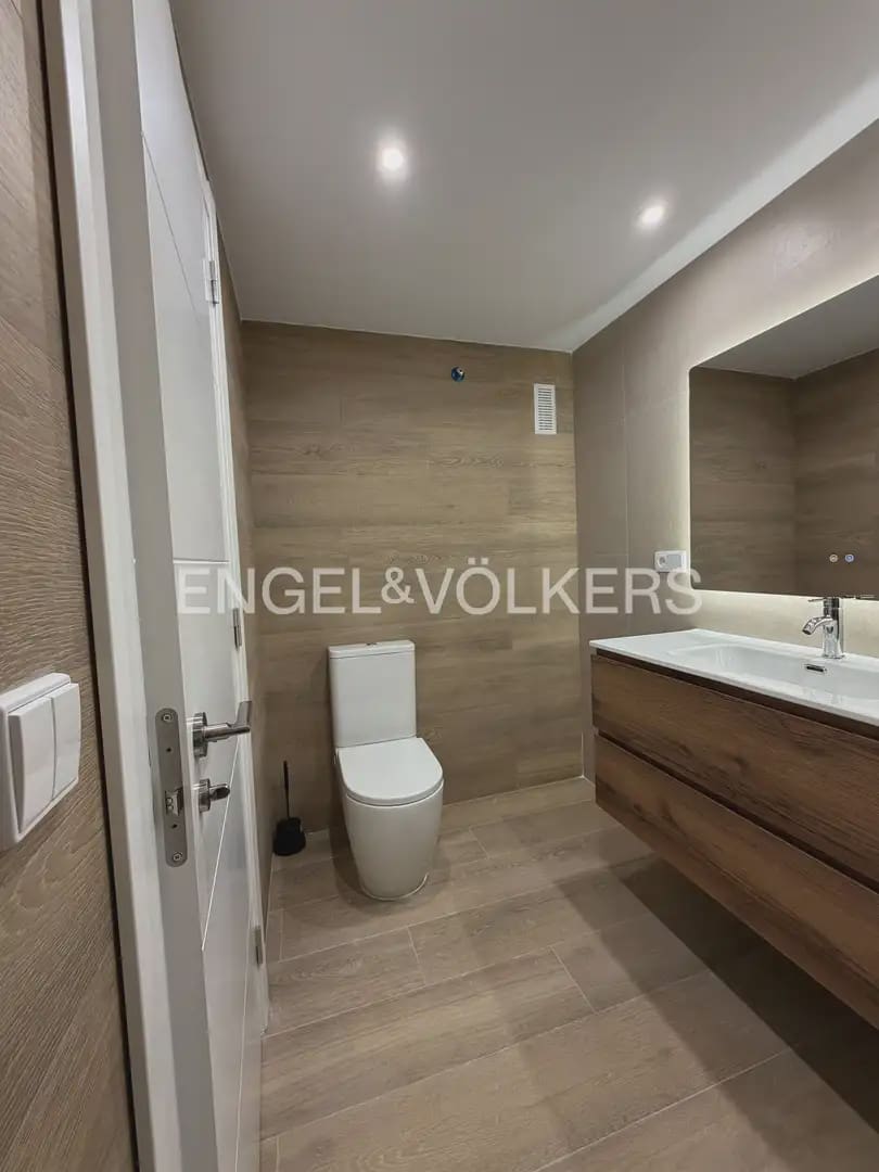 4 makuuhuone Asunto vuokrattavana paikassa Valencia kaupunki - 2 400 € (Ref: 9897513)