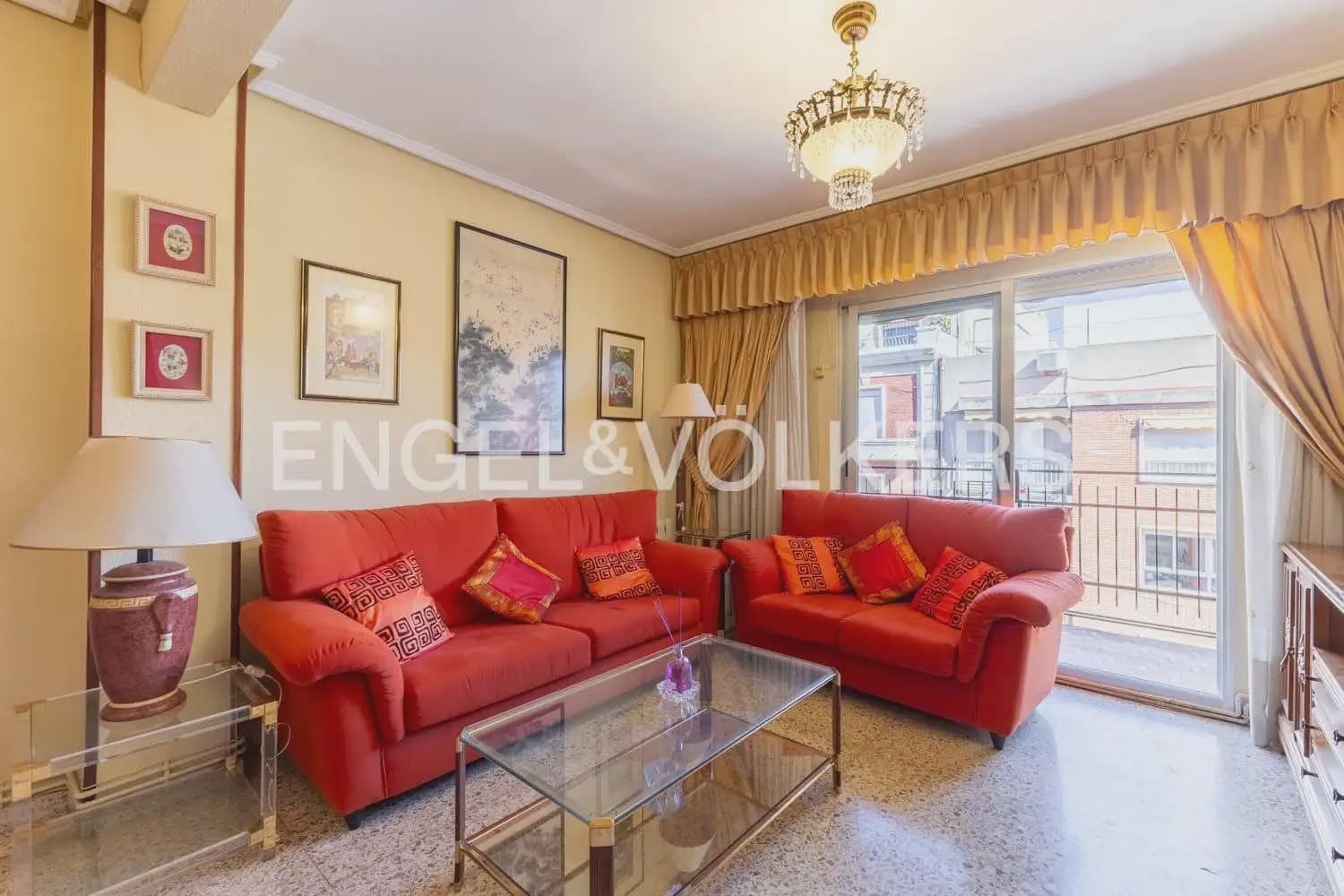 4 slaapkamer Flat te koop in Valencia stad - € 350.000 (Ref: 9897514)