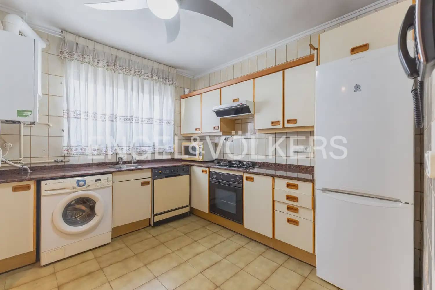 4 slaapkamer Flat te koop in Valencia stad - € 350.000 (Ref: 9897514)
