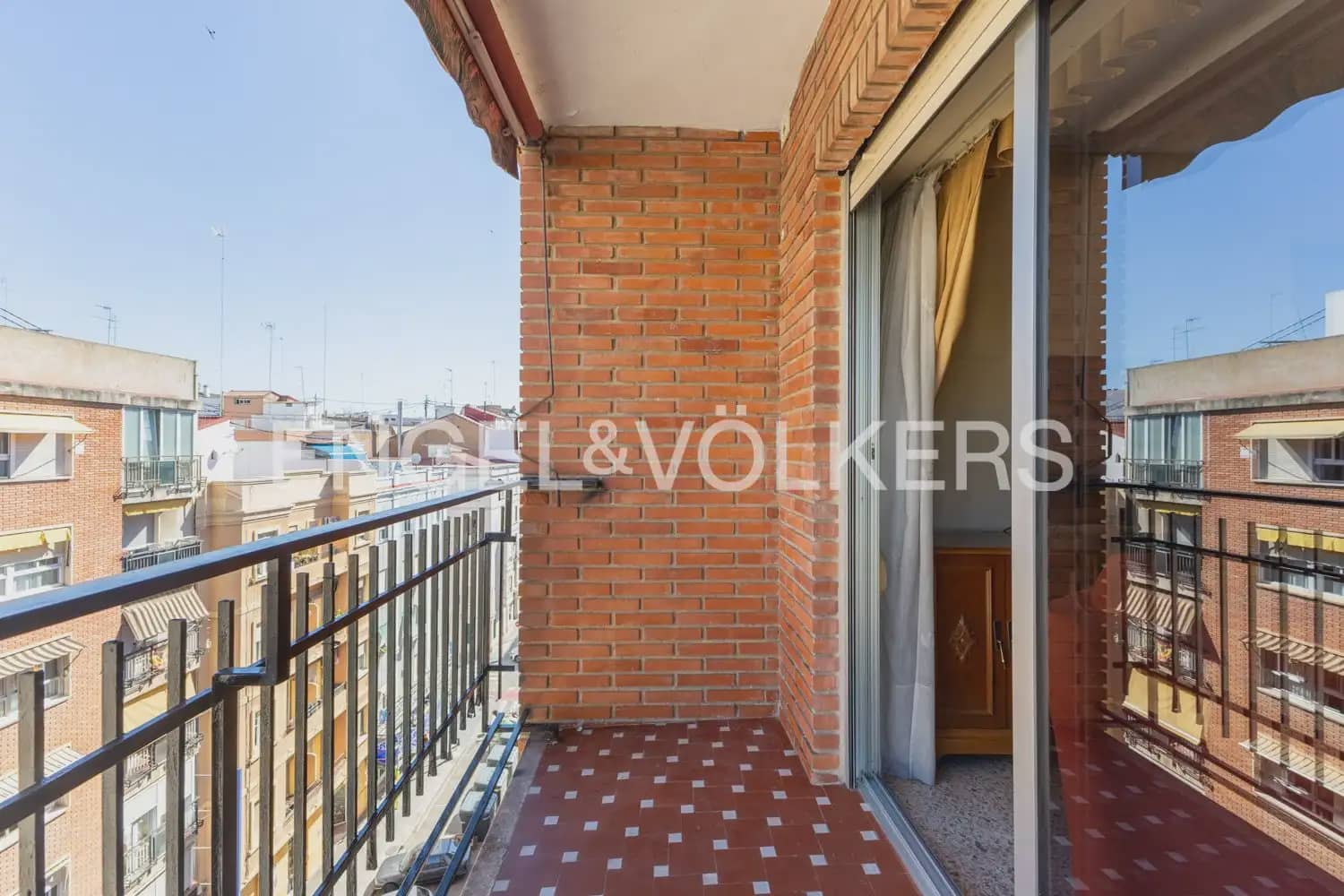 4 slaapkamer Flat te koop in Valencia stad - € 350.000 (Ref: 9897514)