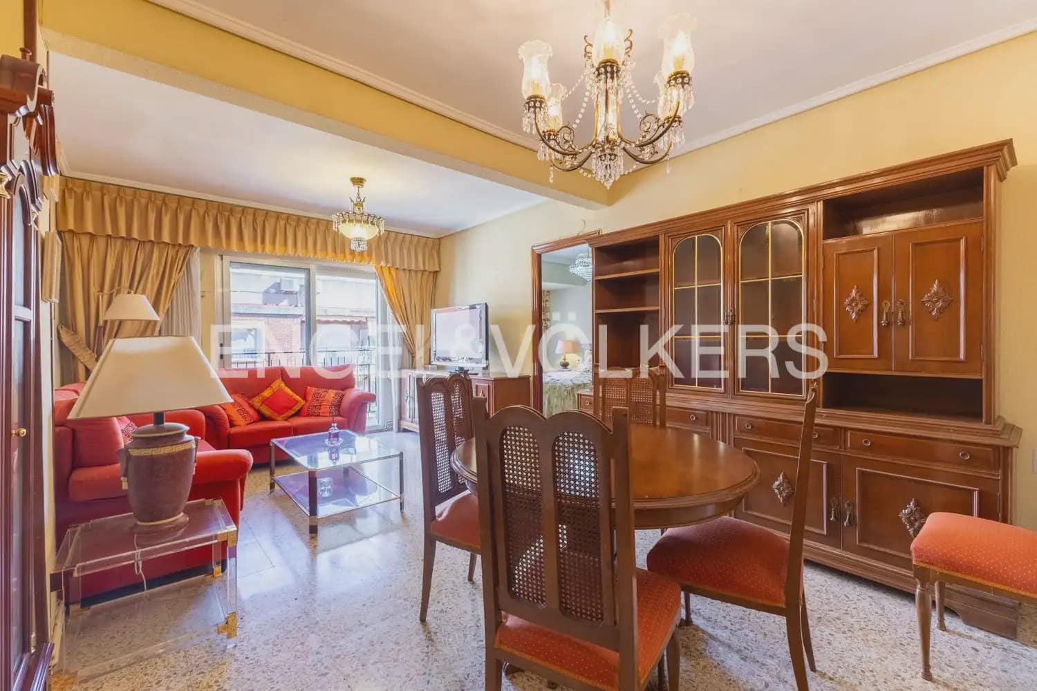 4 slaapkamer Flat te koop in Valencia stad - € 350.000 (Ref: 9897514)