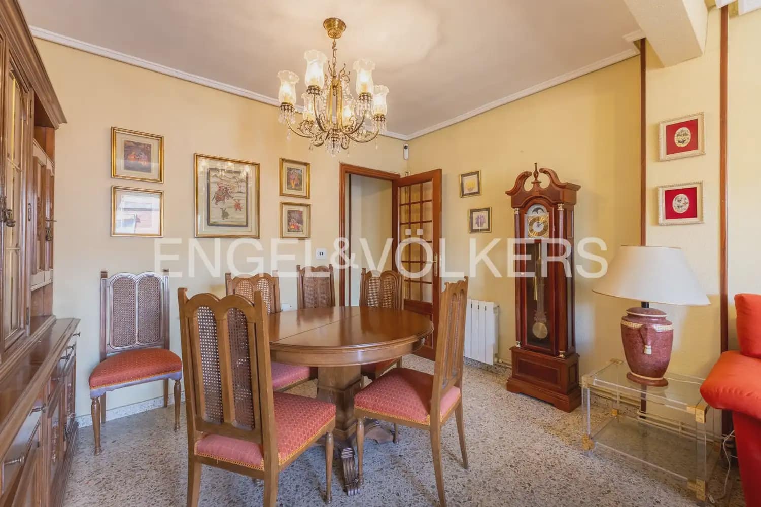 4 slaapkamer Flat te koop in Valencia stad - € 350.000 (Ref: 9897514)