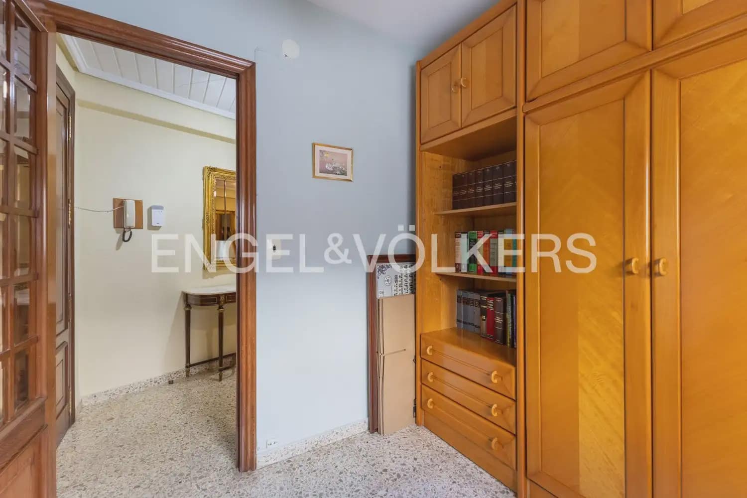4 slaapkamer Flat te koop in Valencia stad - € 350.000 (Ref: 9897514)