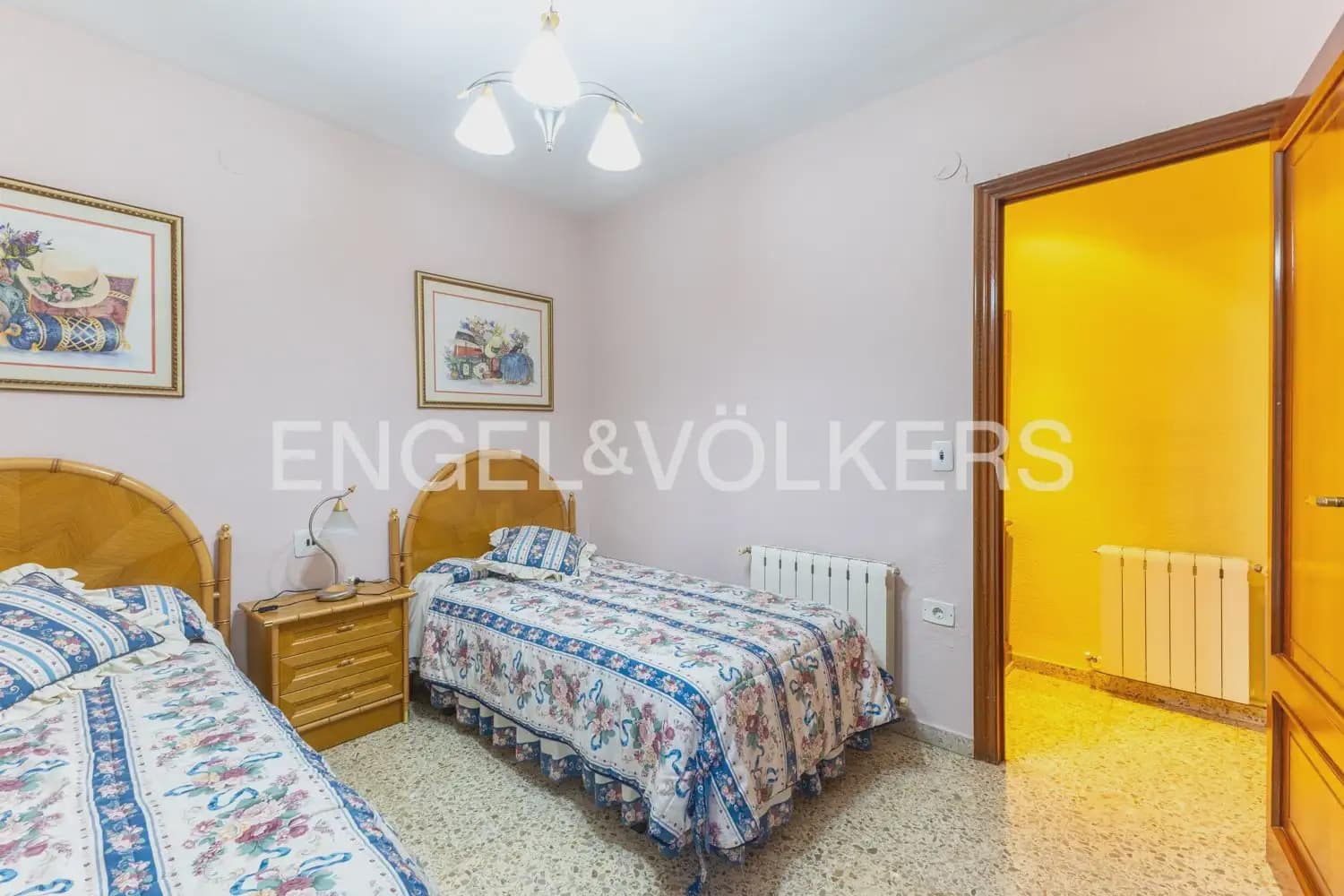 4 slaapkamer Flat te koop in Valencia stad - € 350.000 (Ref: 9897514)