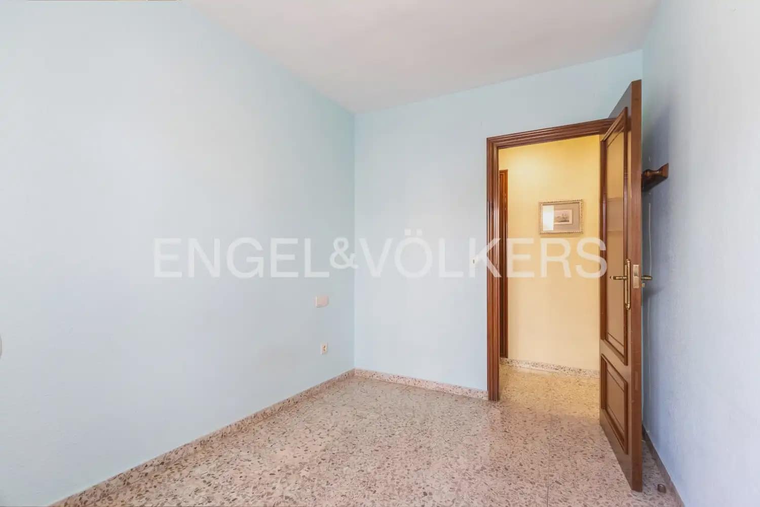 Piso de 4 habitaciones en València ciudad en venta - 350.000 € (Ref: 9897514)
