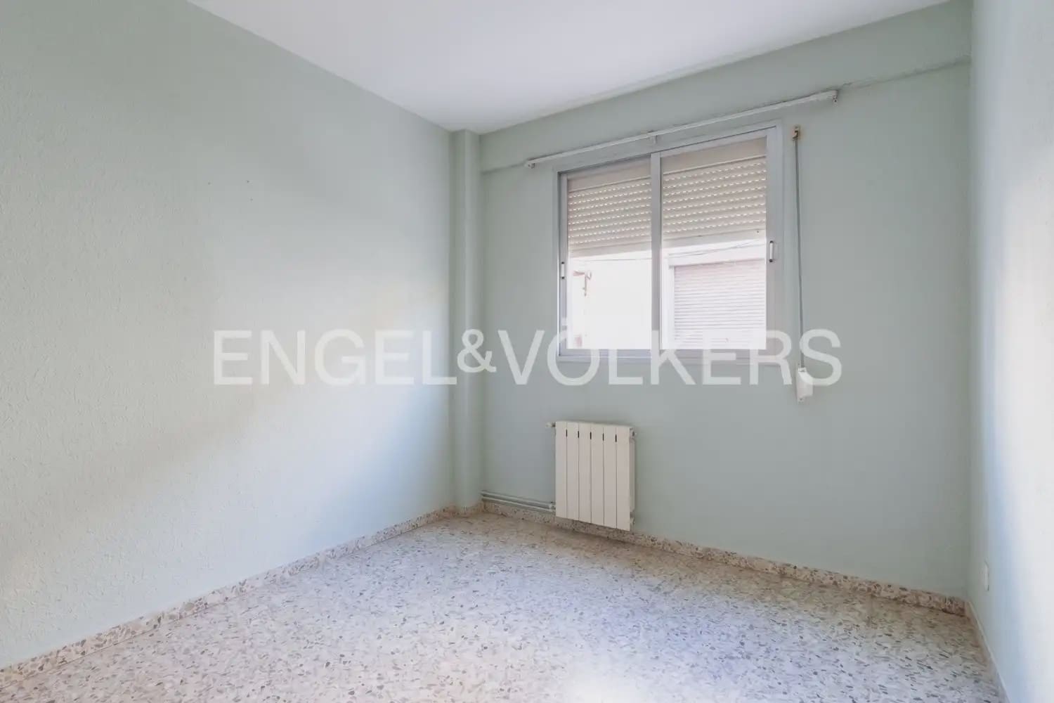 Piso de 4 habitaciones en València ciudad en venta - 350.000 € (Ref: 9897514)