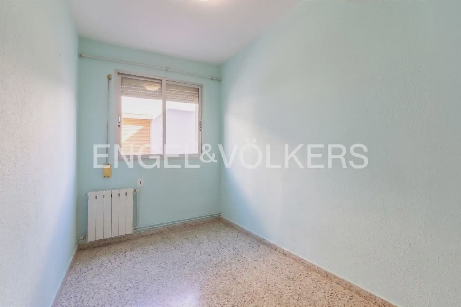 Piso de 4 habitaciones en València ciudad en venta - 350.000 € (Ref: 9897514)