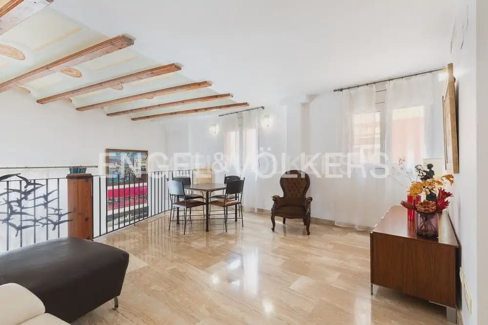 4 quarto Apartamento para arrendar em Valencia cidade com garagem - 3 200 € (Ref: 9897516)