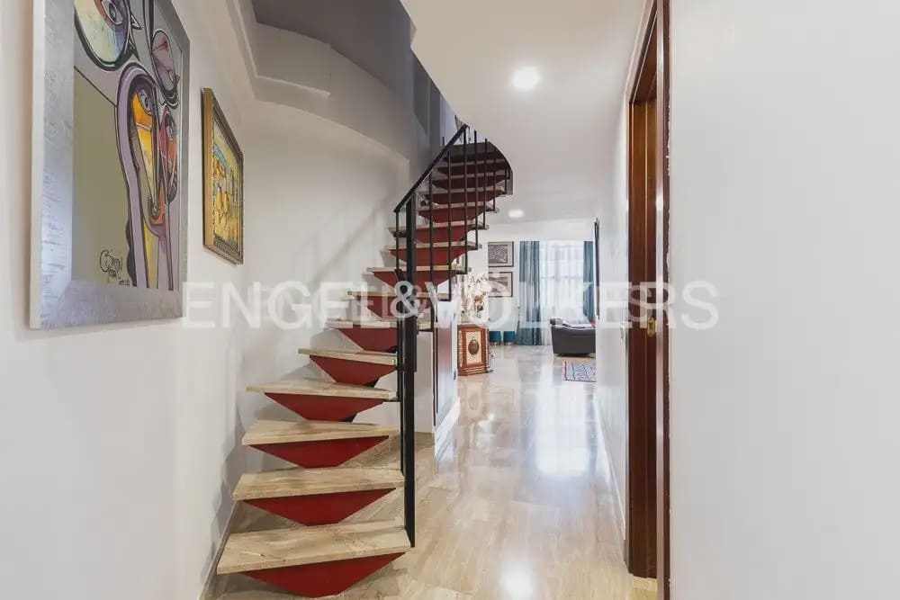 4 quarto Apartamento para arrendar em Valencia cidade com garagem - 3 200 € (Ref: 9897516)