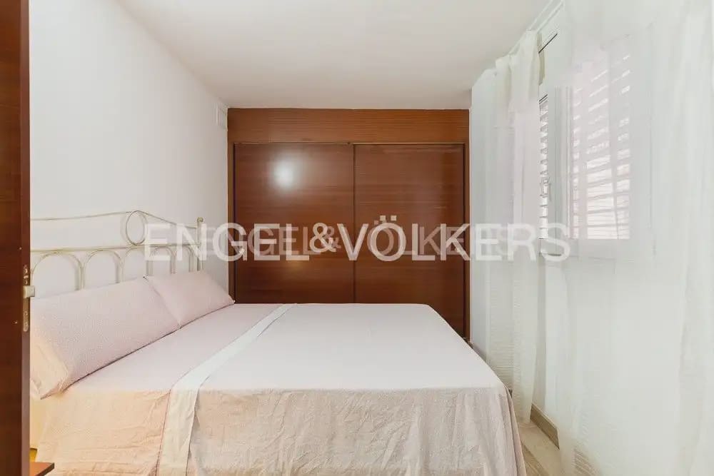 4 quarto Apartamento para arrendar em Valencia cidade com garagem - 3 200 € (Ref: 9897516)