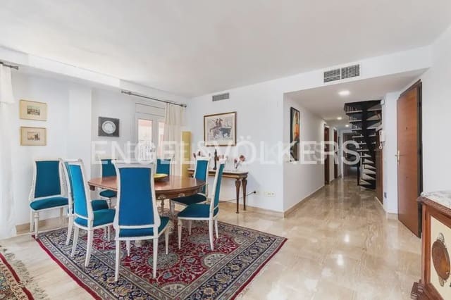4 quarto Apartamento para arrendar em El Pilar, Valência cidade com garagem - 3 200 € (Ref: 9897516)