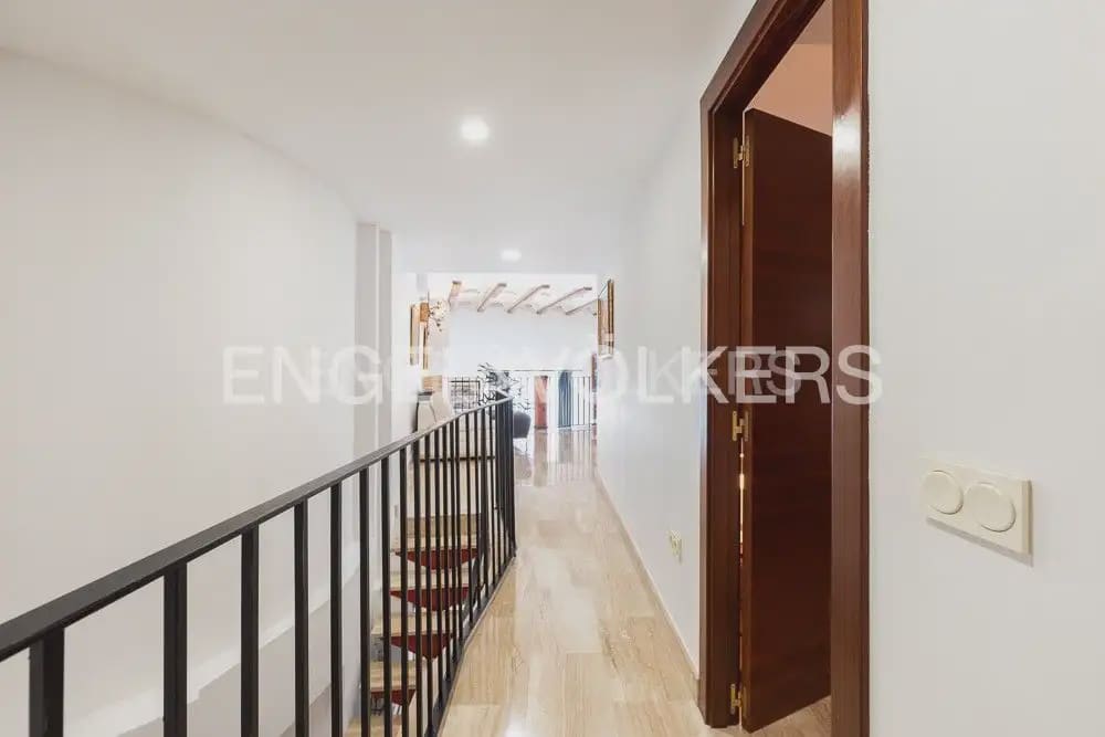 4 quarto Apartamento para arrendar em Valencia cidade com garagem - 3 200 € (Ref: 9897516)