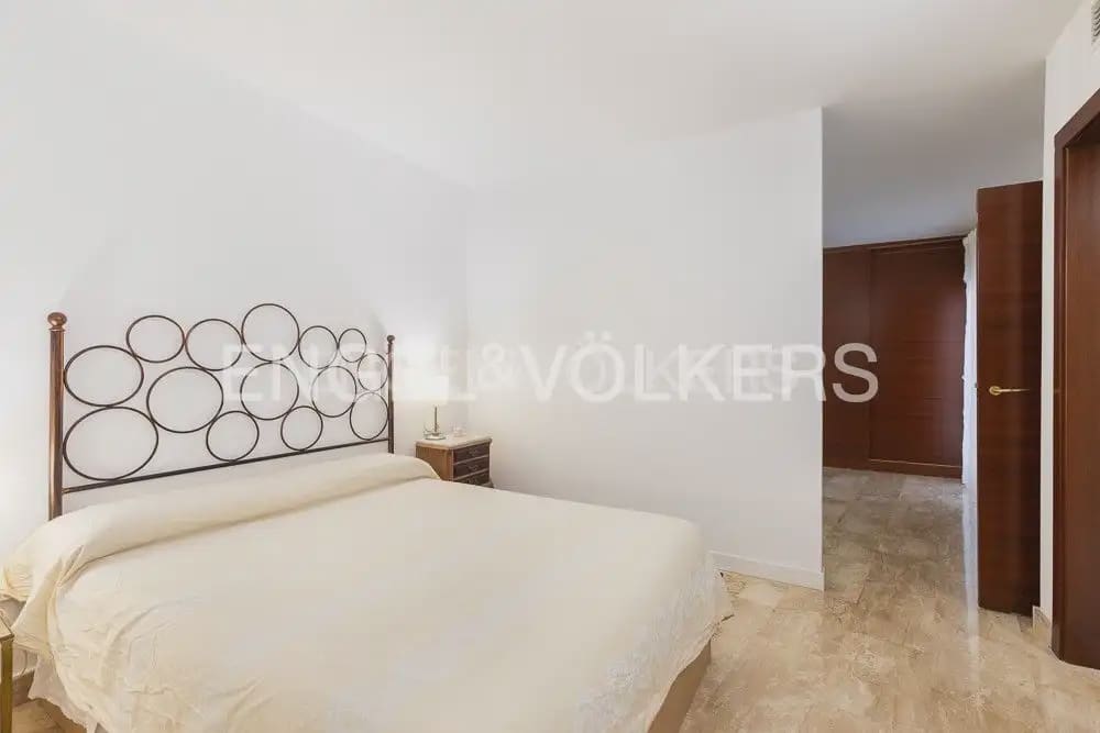 4 quarto Apartamento para arrendar em Valencia cidade com garagem - 3 200 € (Ref: 9897516)