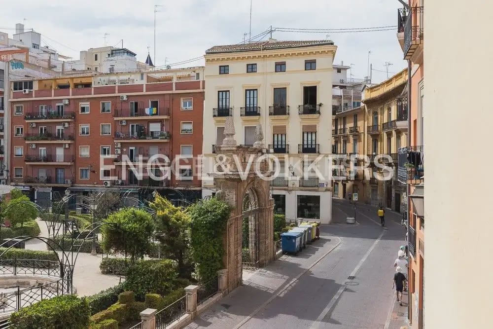 4 quarto Apartamento para arrendar em Valencia cidade com garagem - 3 200 € (Ref: 9897516)