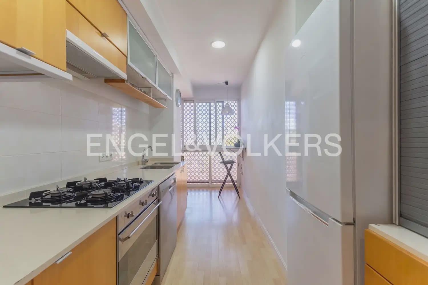 2 sovrum Lägenhet till salu i Valencia stad med garage - 355 000 € (Ref: 9897517)