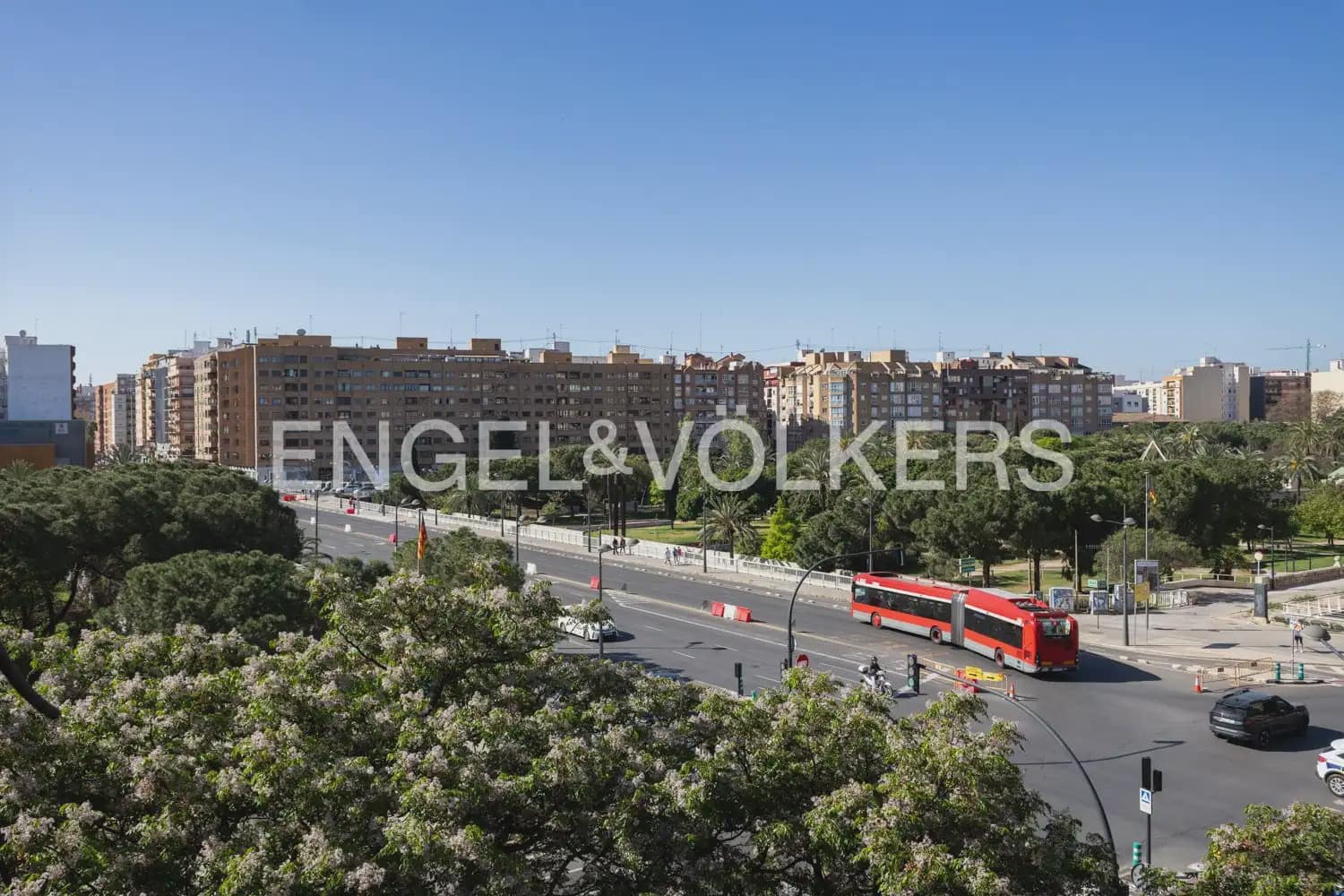 2 sovrum Lägenhet till salu i Valencia stad med garage - 355 000 € (Ref: 9897517)