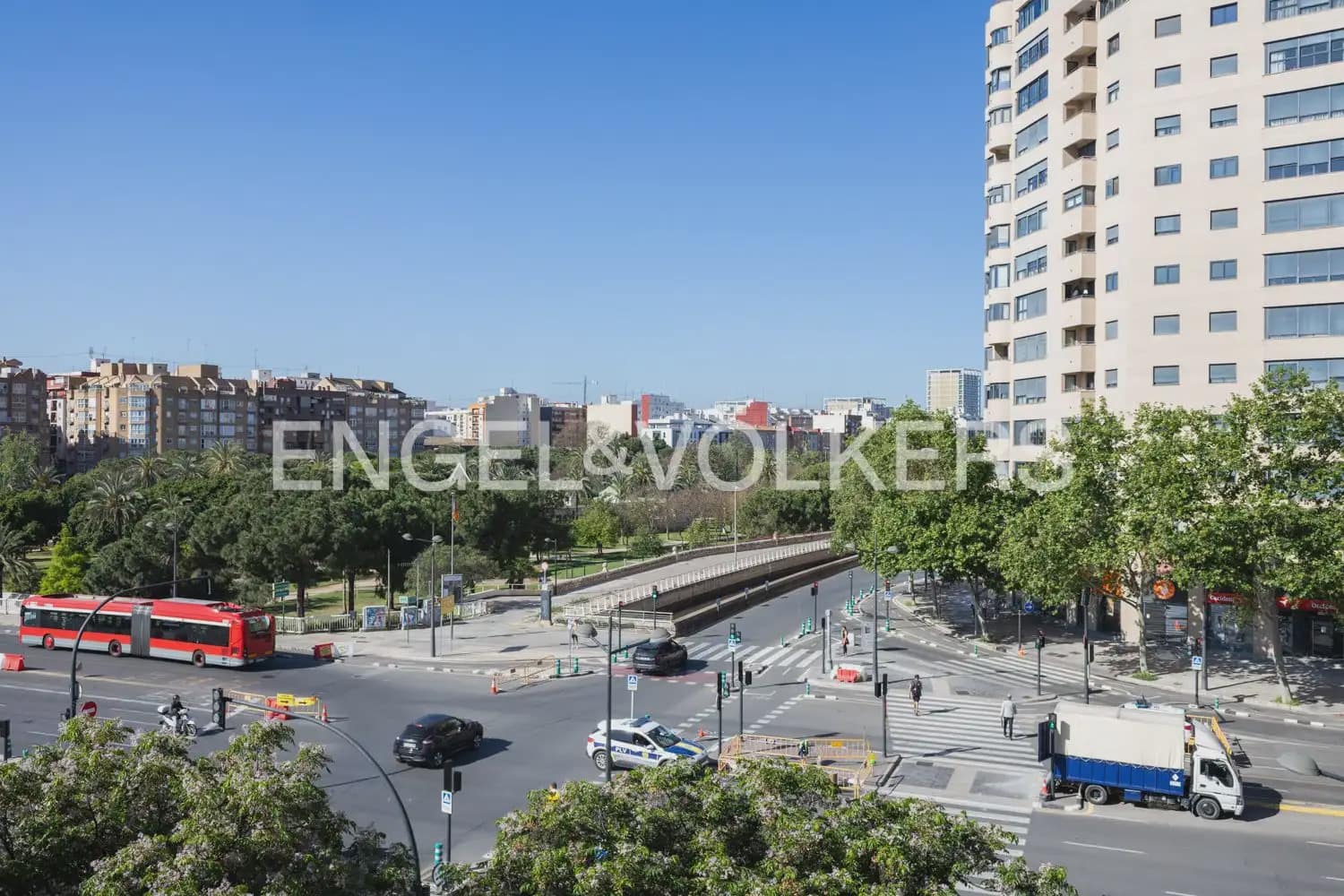 2 sovrum Lägenhet till salu i Valencia stad med garage - 355 000 € (Ref: 9897517)