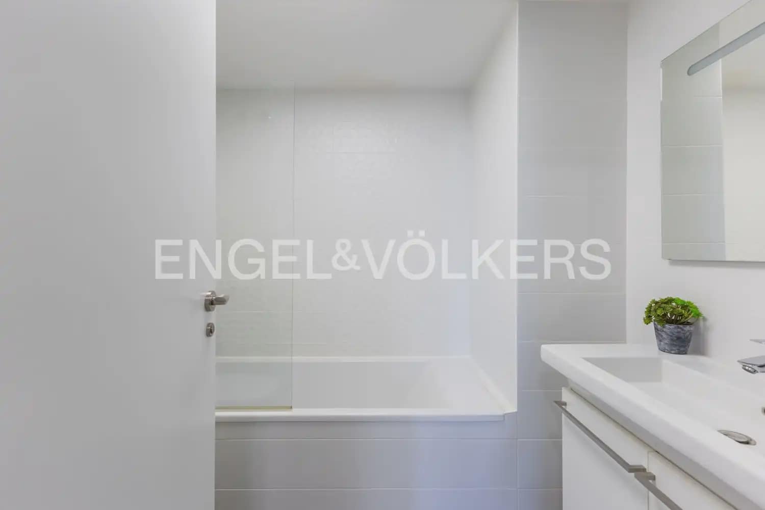 Piso de 3 habitaciones en València ciudad en venta con piscina garaje - 795.000 € (Ref: 9897522)