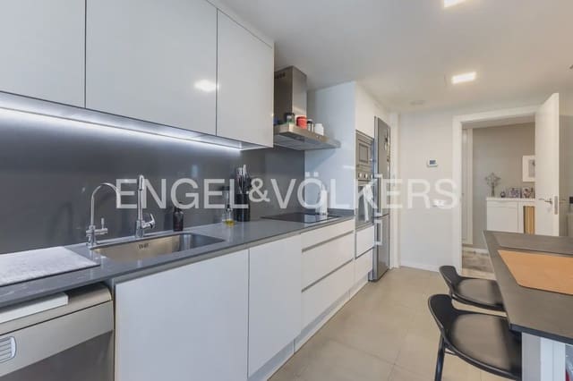 Piso de 3 habitaciones en Ciutat de les Arts i de les Ciencies, València ciudad en venta con piscina garaje - 795.000 € (Ref: 9897522)