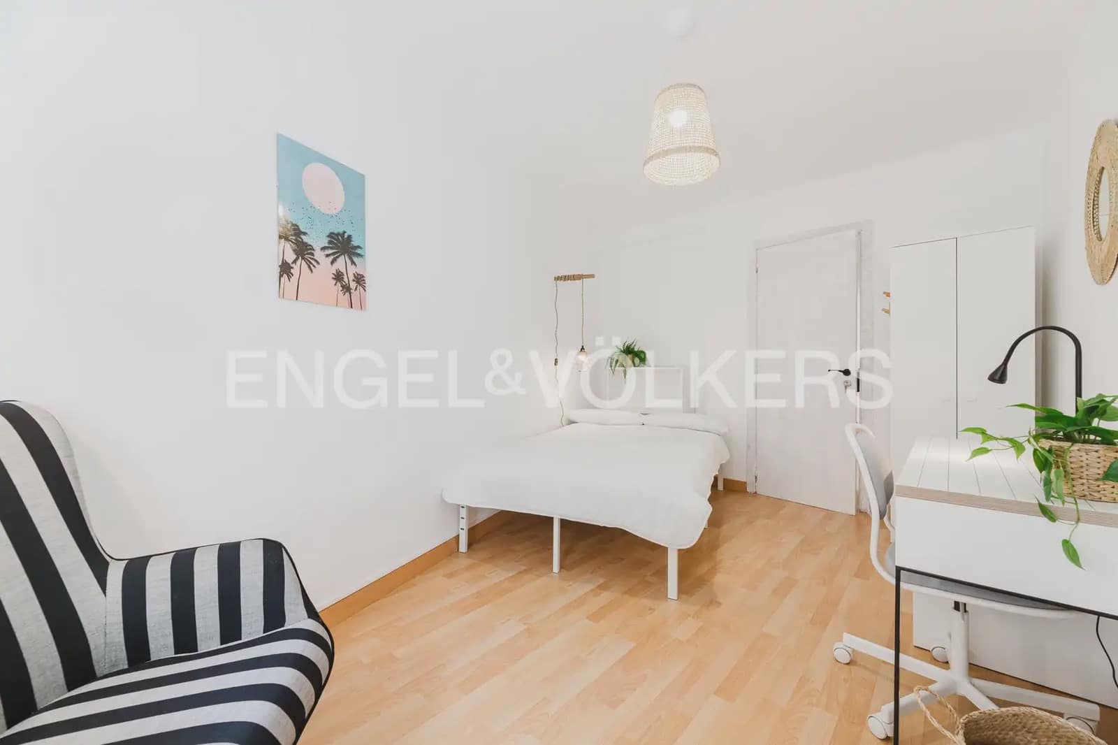 4 slaapkamer Flat te huur in Valencia stad - € 2.000 (Ref: 9897523)