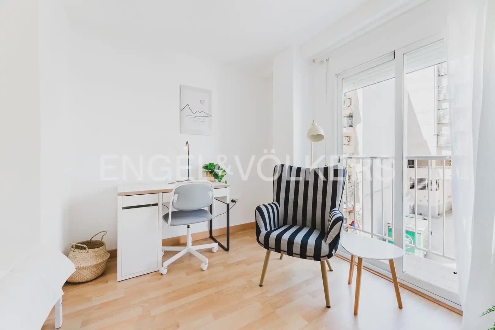 4 slaapkamer Flat te huur in Valencia stad - € 2.000 (Ref: 9897523)