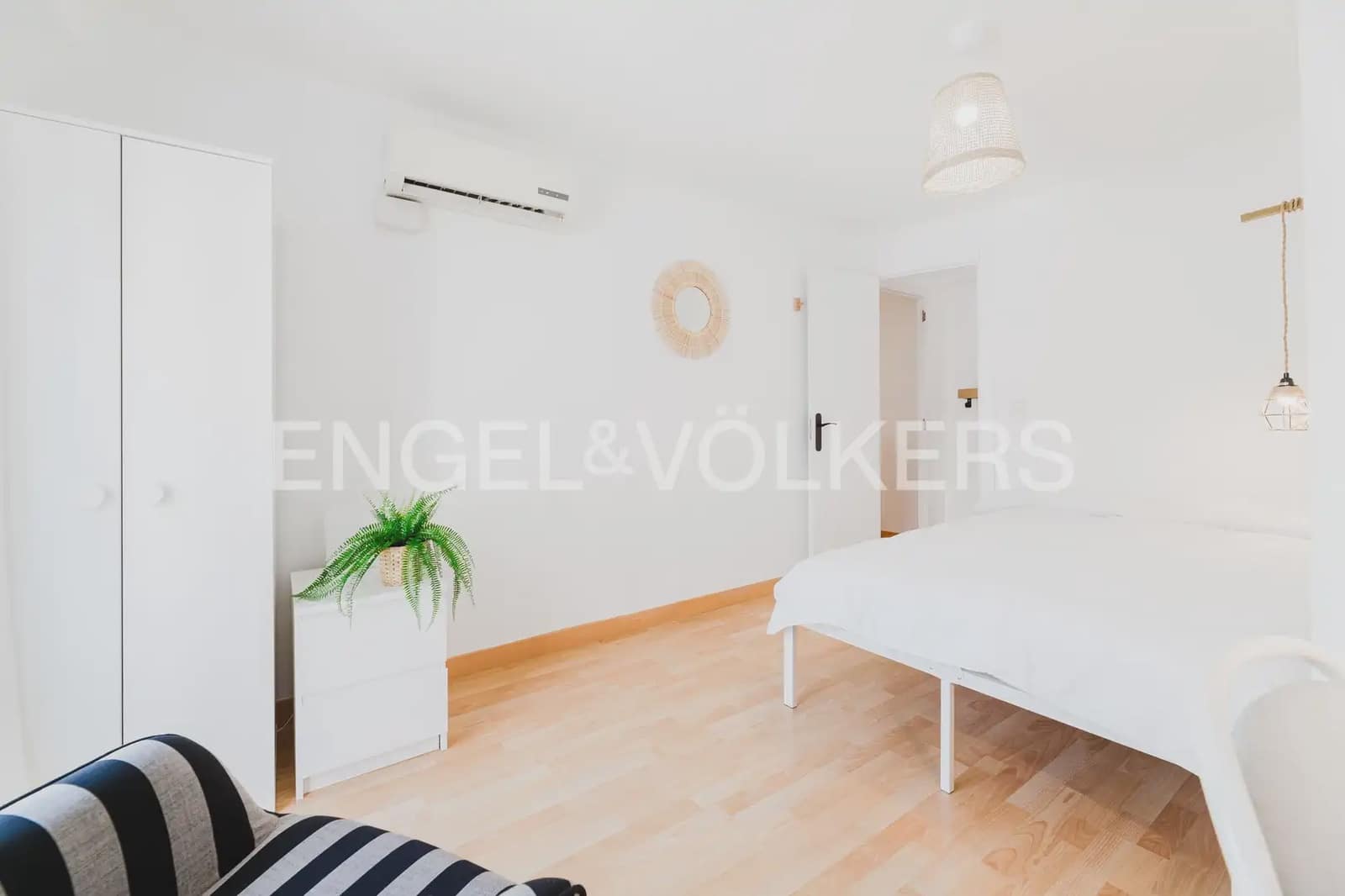 4 slaapkamer Flat te huur in Valencia stad - € 2.000 (Ref: 9897523)