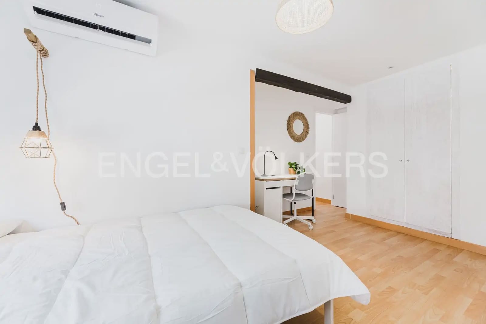 4 slaapkamer Flat te huur in Valencia stad - € 2.000 (Ref: 9897523)