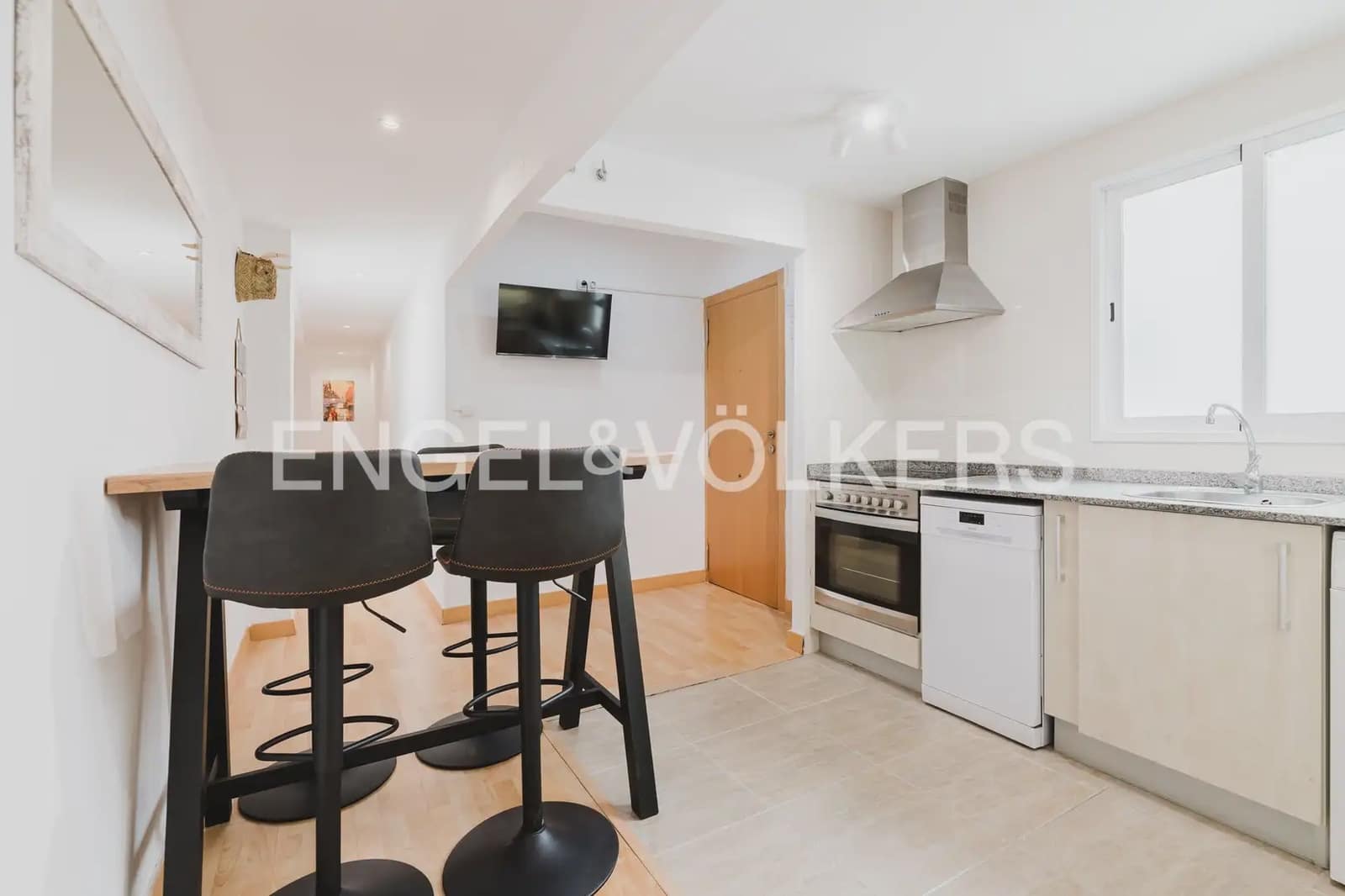 4 slaapkamer Flat te huur in Valencia stad - € 2.000 (Ref: 9897523)