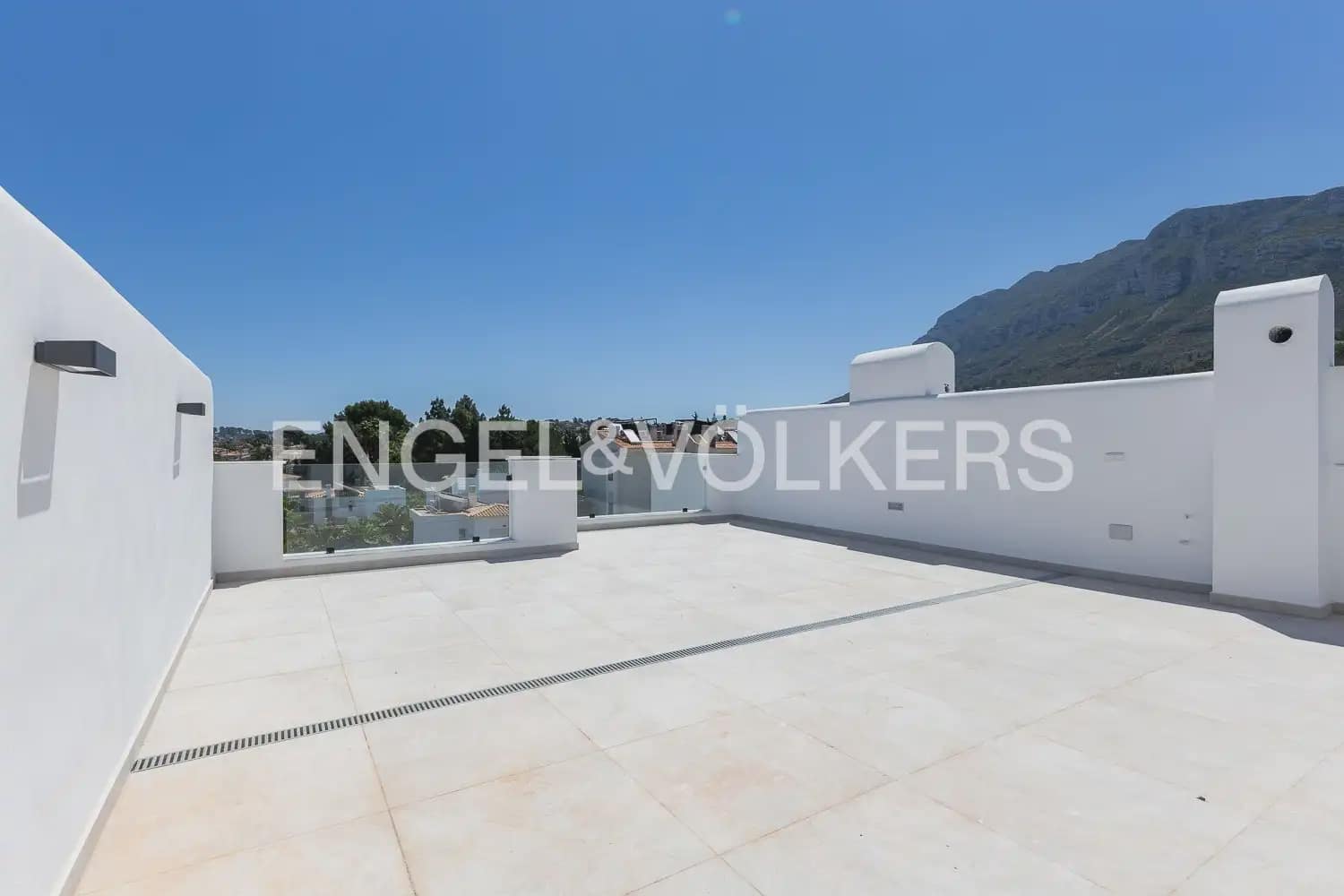 2 makuuhuone Asunto myytävänä paikassa Denia mukana uima-altaan - 349 000 € (Ref: 9897524)