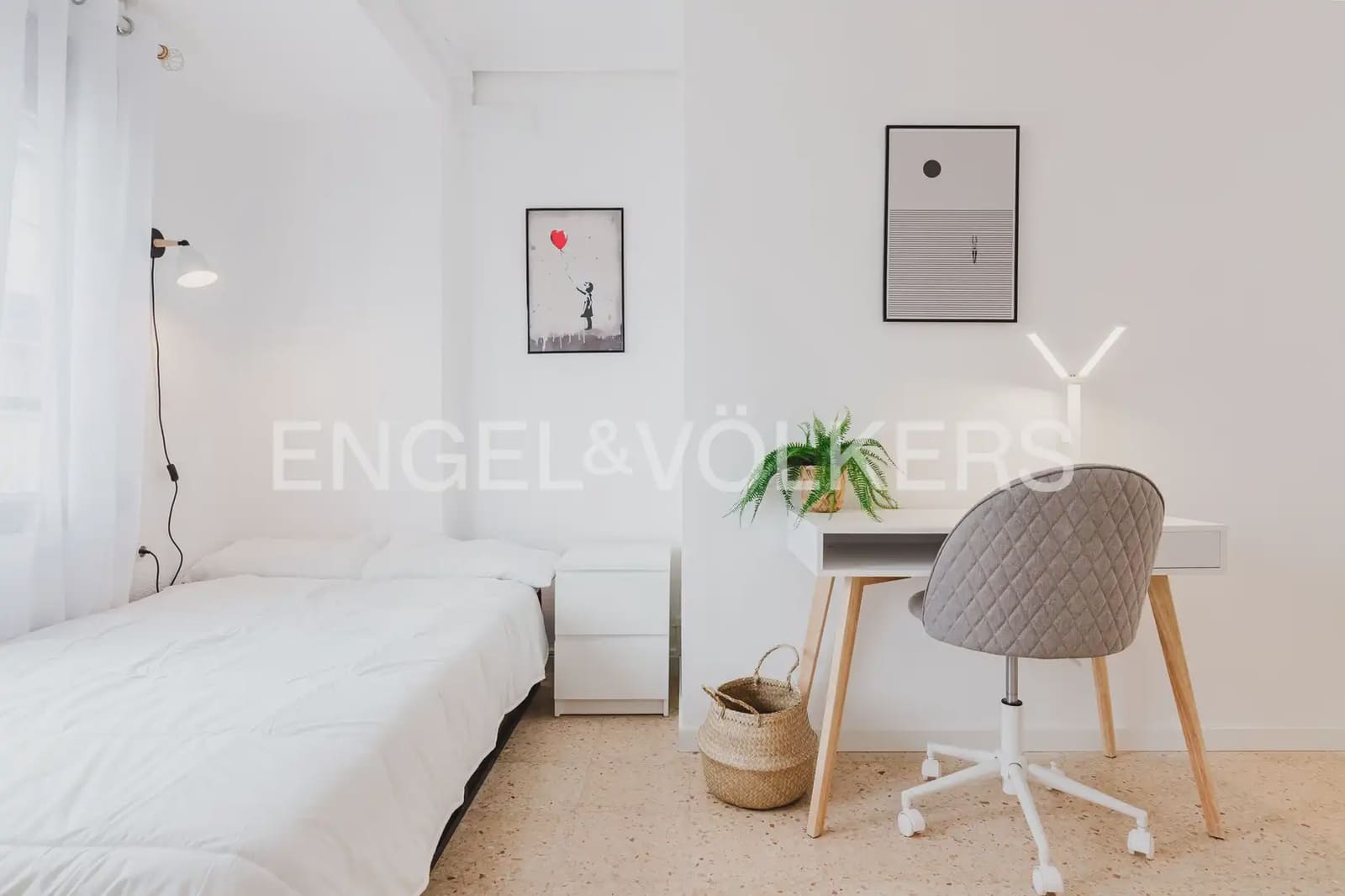 Piso de 4 habitaciones en València ciudad en alquiler - 2.000 € (Ref: 9897526)