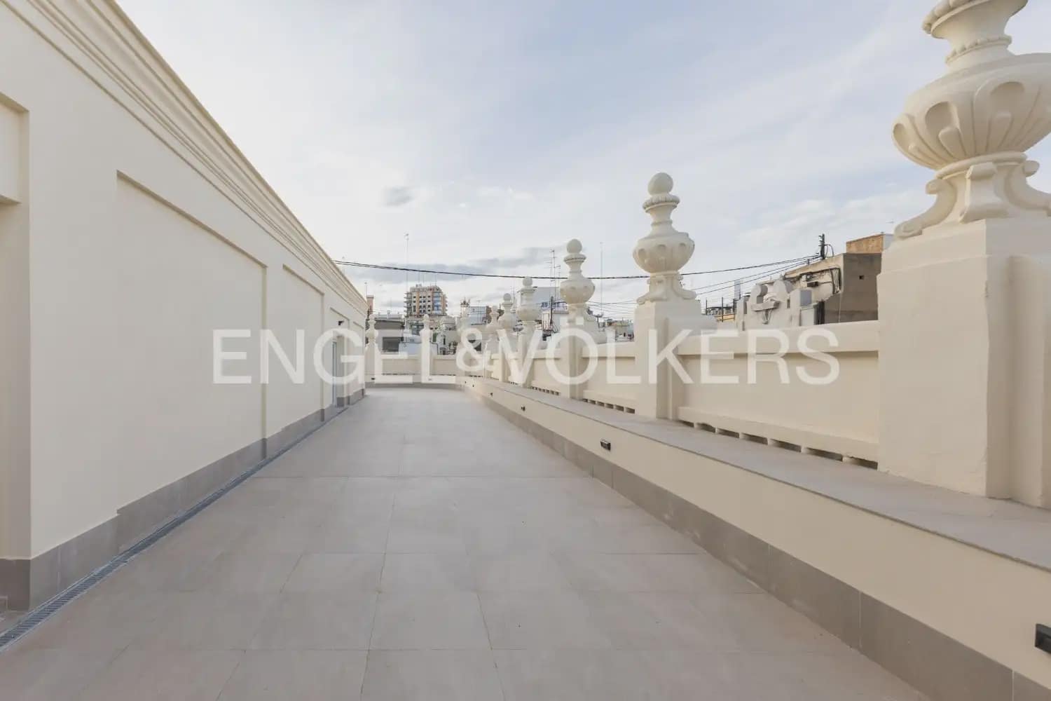 4 Zimmer Wohnung zu vermieten in Valencia Stadt - 10.000 € (Ref: 9897529)