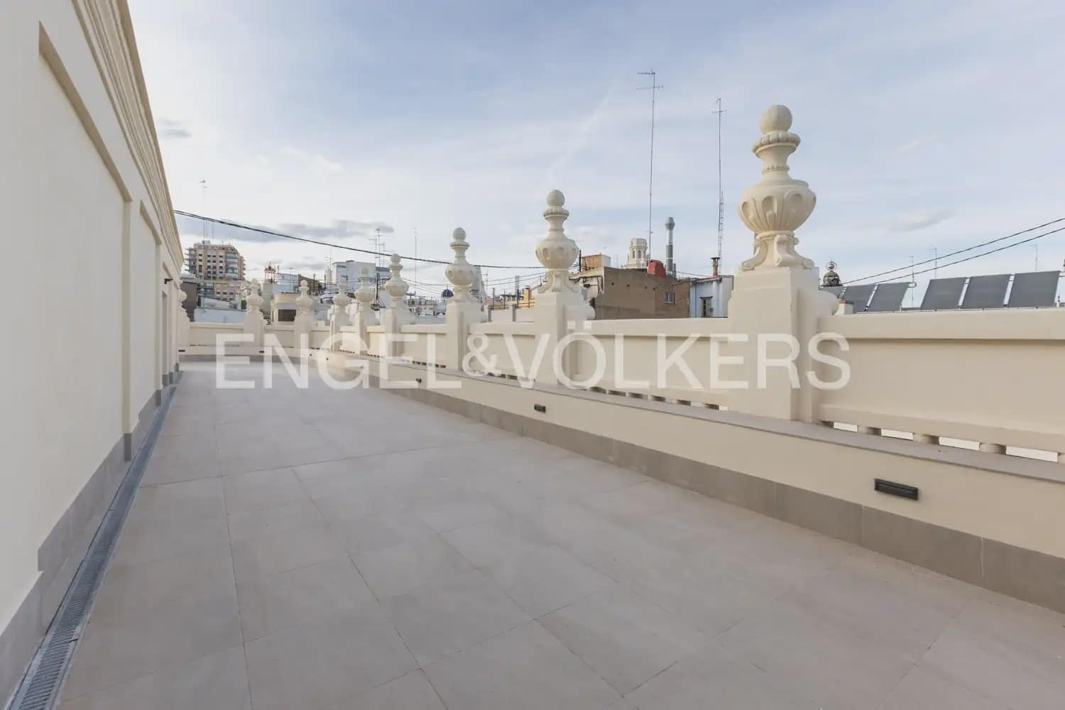 4 Zimmer Wohnung zu vermieten in Valencia Stadt - 10.000 € (Ref: 9897529)