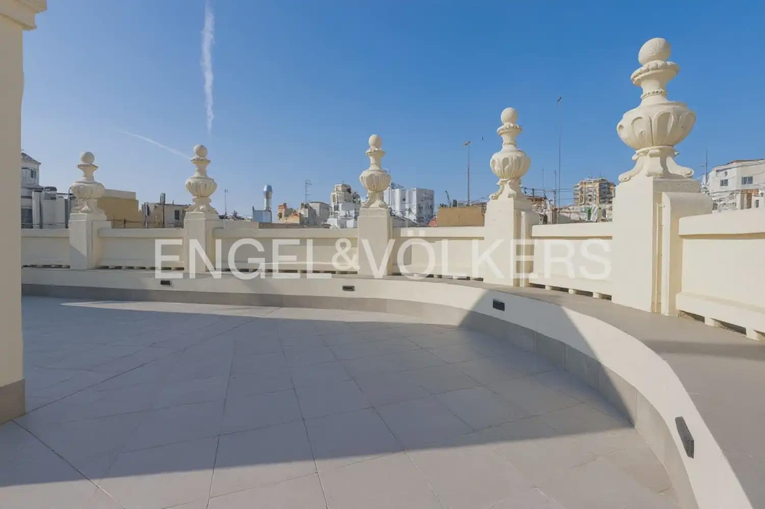 4 Zimmer Wohnung zu vermieten in Valencia Stadt - 10.000 € (Ref: 9897529)