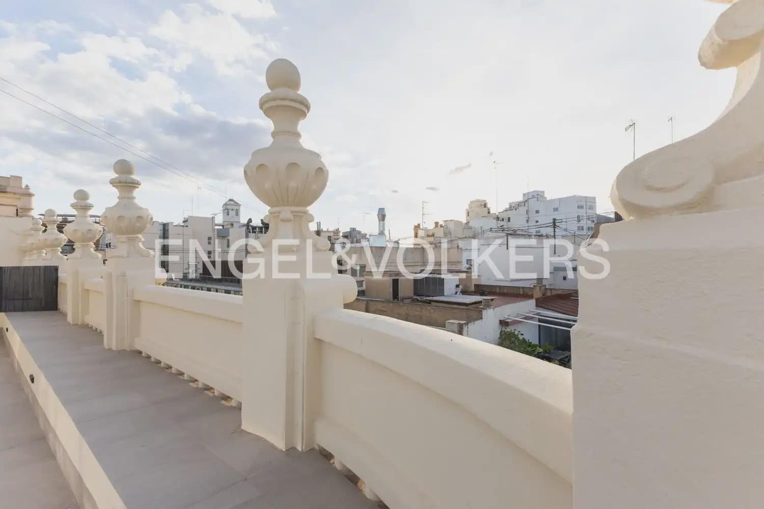 4 Zimmer Wohnung zu vermieten in Valencia Stadt - 10.000 € (Ref: 9897529)