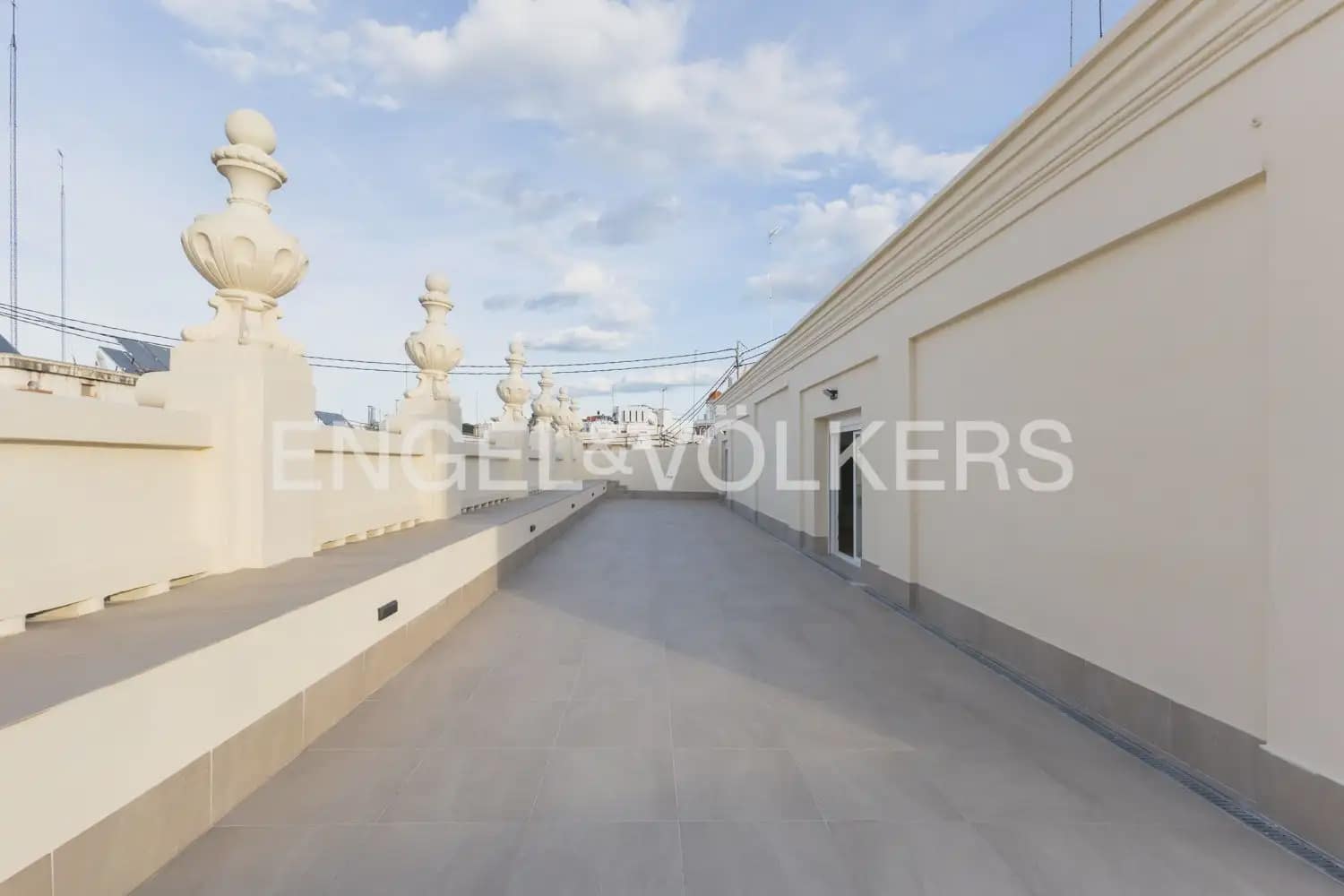 4 Zimmer Wohnung zu vermieten in Valencia Stadt - 10.000 € (Ref: 9897529)