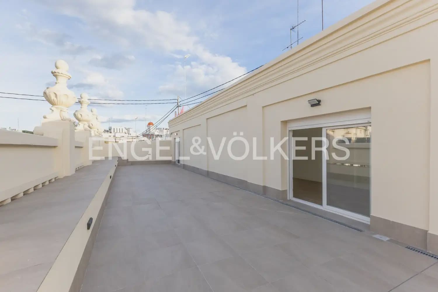 4 Zimmer Wohnung zu vermieten in Valencia Stadt - 10.000 € (Ref: 9897529)