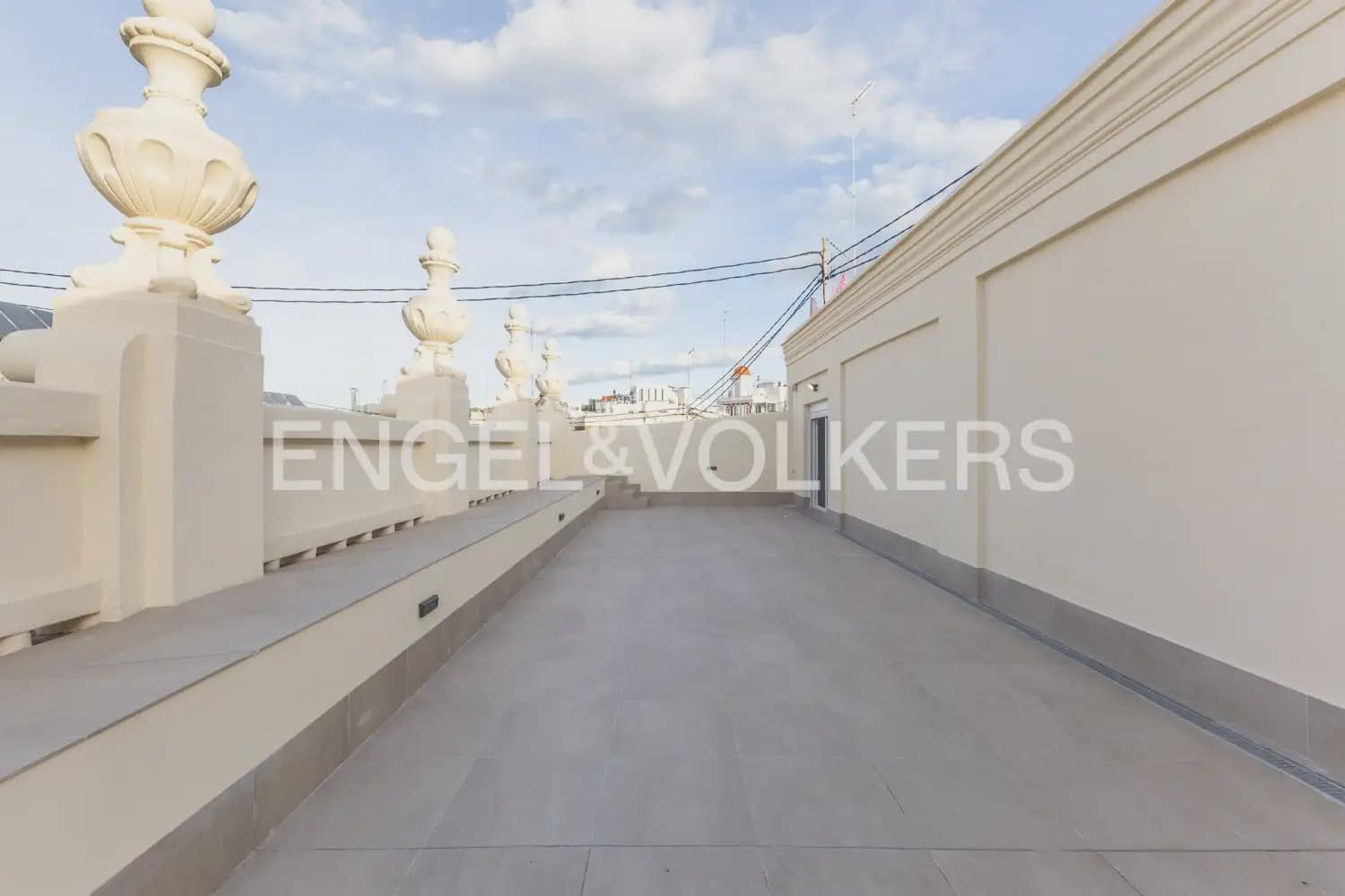 4 Zimmer Wohnung zu vermieten in Valencia Stadt - 10.000 € (Ref: 9897529)