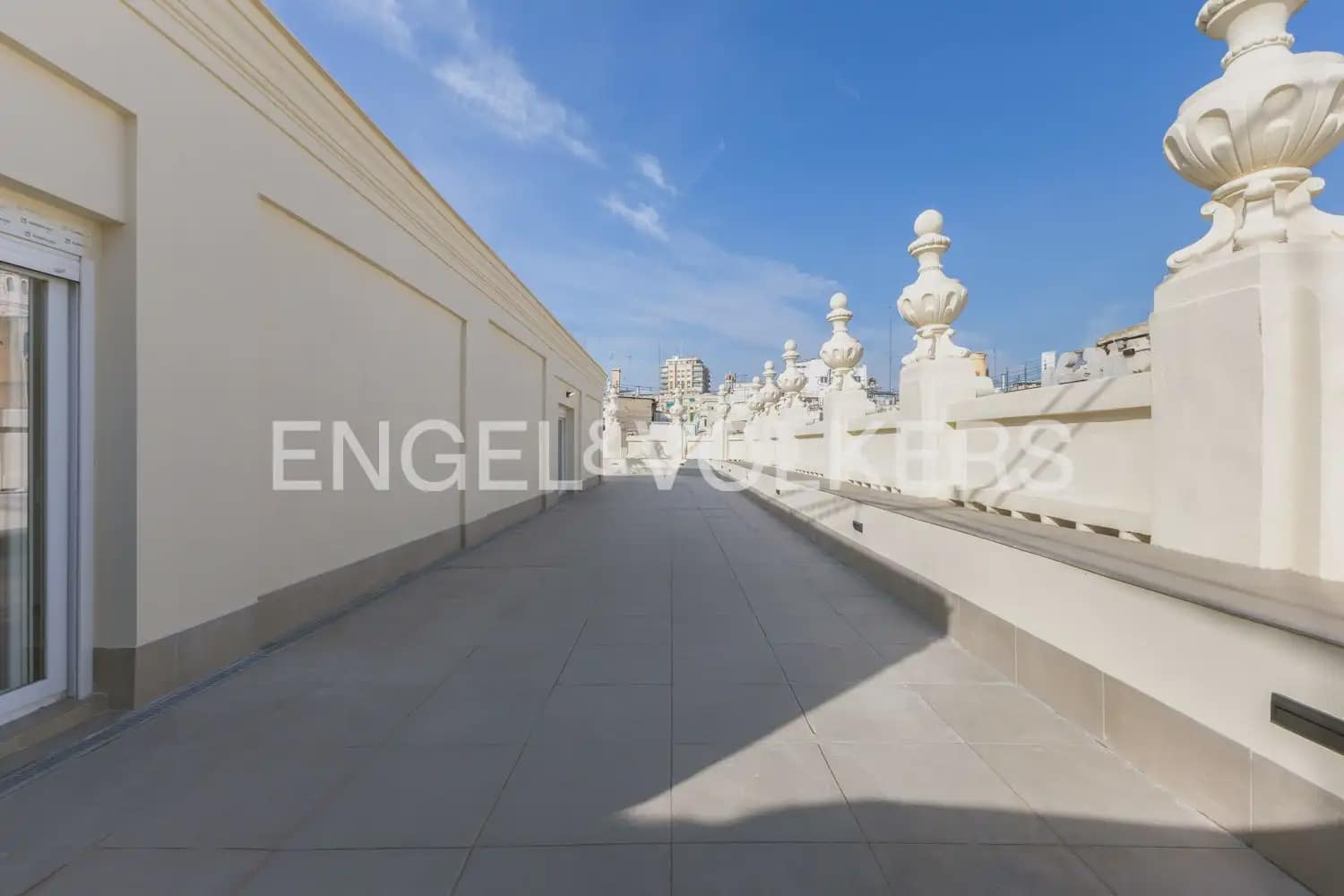 4 Zimmer Wohnung zu vermieten in Valencia Stadt - 10.000 € (Ref: 9897529)