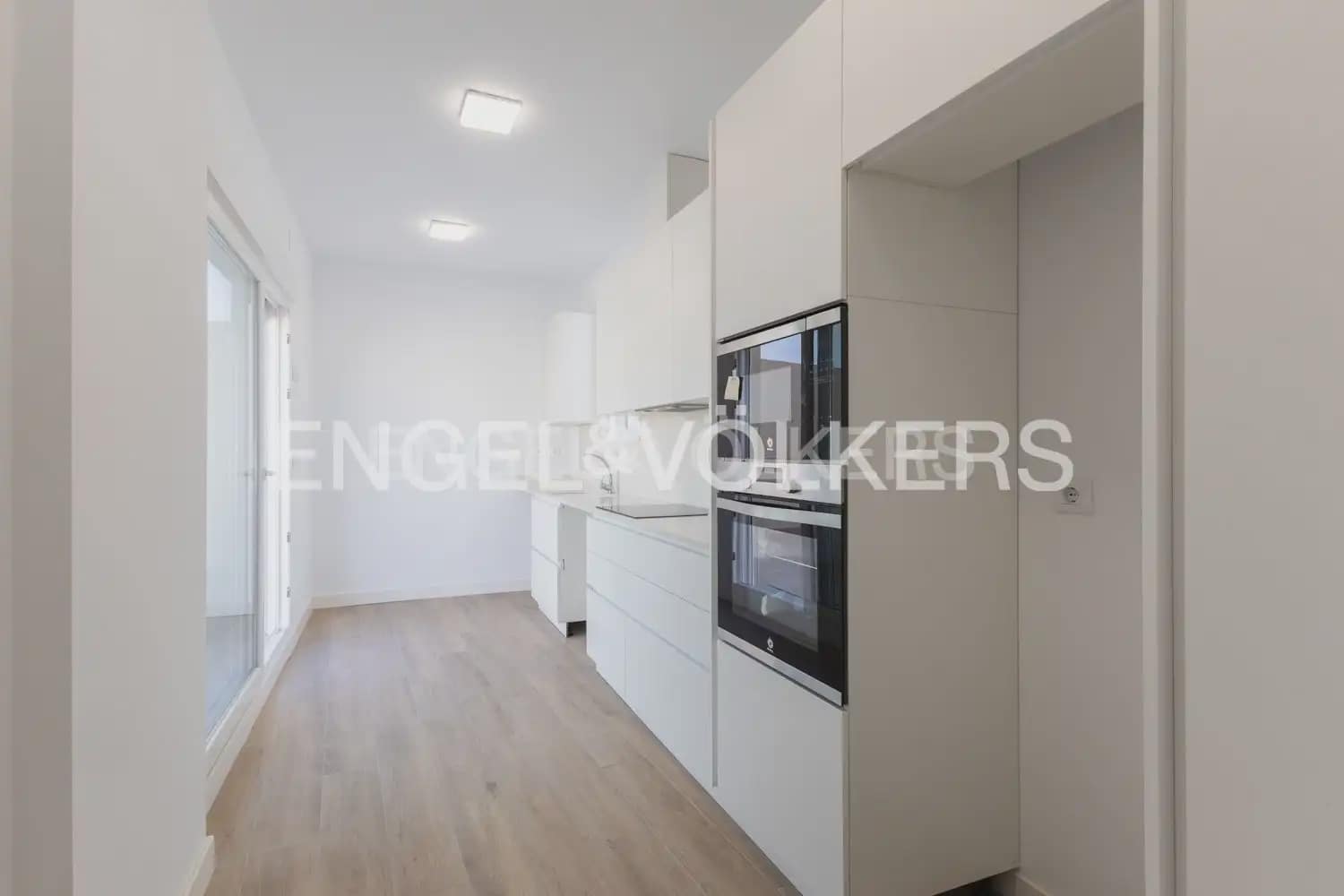 4 Zimmer Wohnung zu vermieten in Valencia Stadt - 10.000 € (Ref: 9897529)