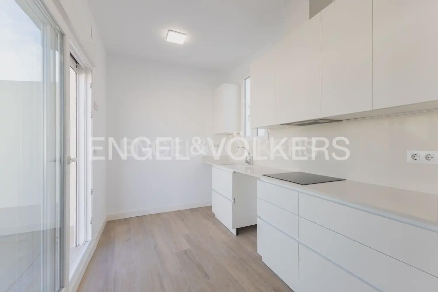 4 Zimmer Wohnung zu vermieten in Valencia Stadt - 10.000 € (Ref: 9897529)