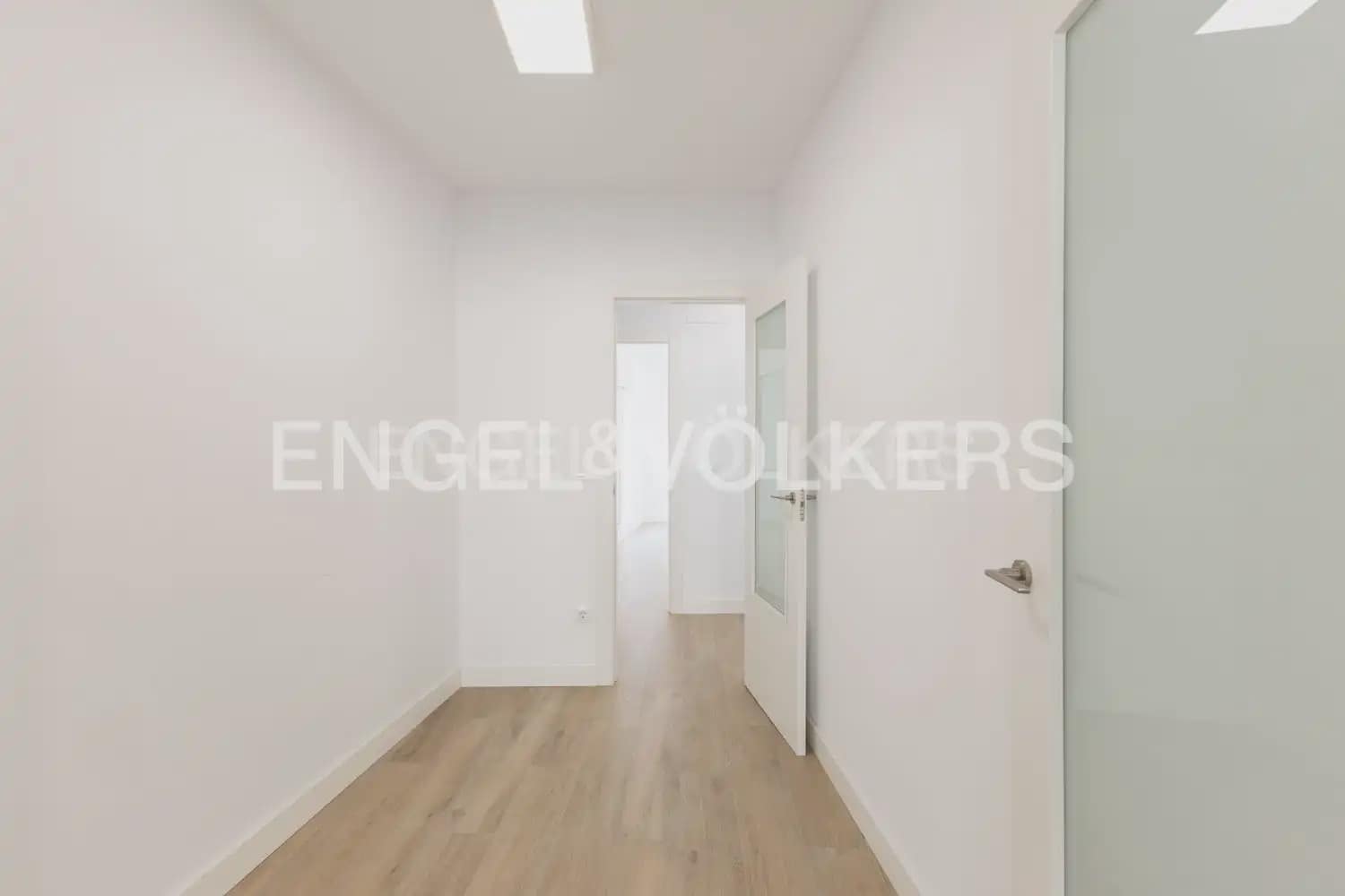 4 Zimmer Wohnung zu vermieten in Valencia Stadt - 10.000 € (Ref: 9897529)